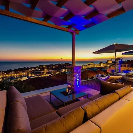 Vega - Three Bedroom With Swimming Pool And Sea View *