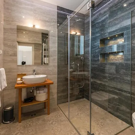 Vega - Three Bedroom With Swimming Pool And Sea View