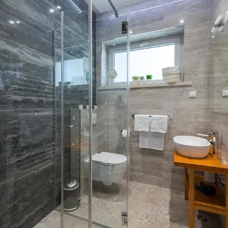 Vega - Three Bedroom With Swimming Pool And Sea View Apartman *